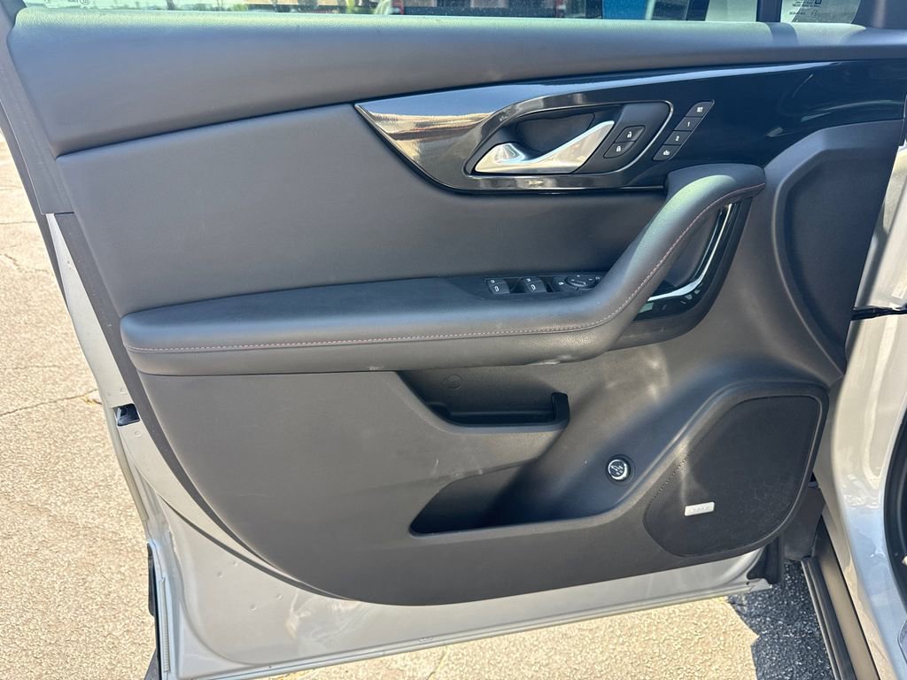 Used 2021 Chevrolet Blazer RS w/ Enhanced Convenience Package FWD image 11