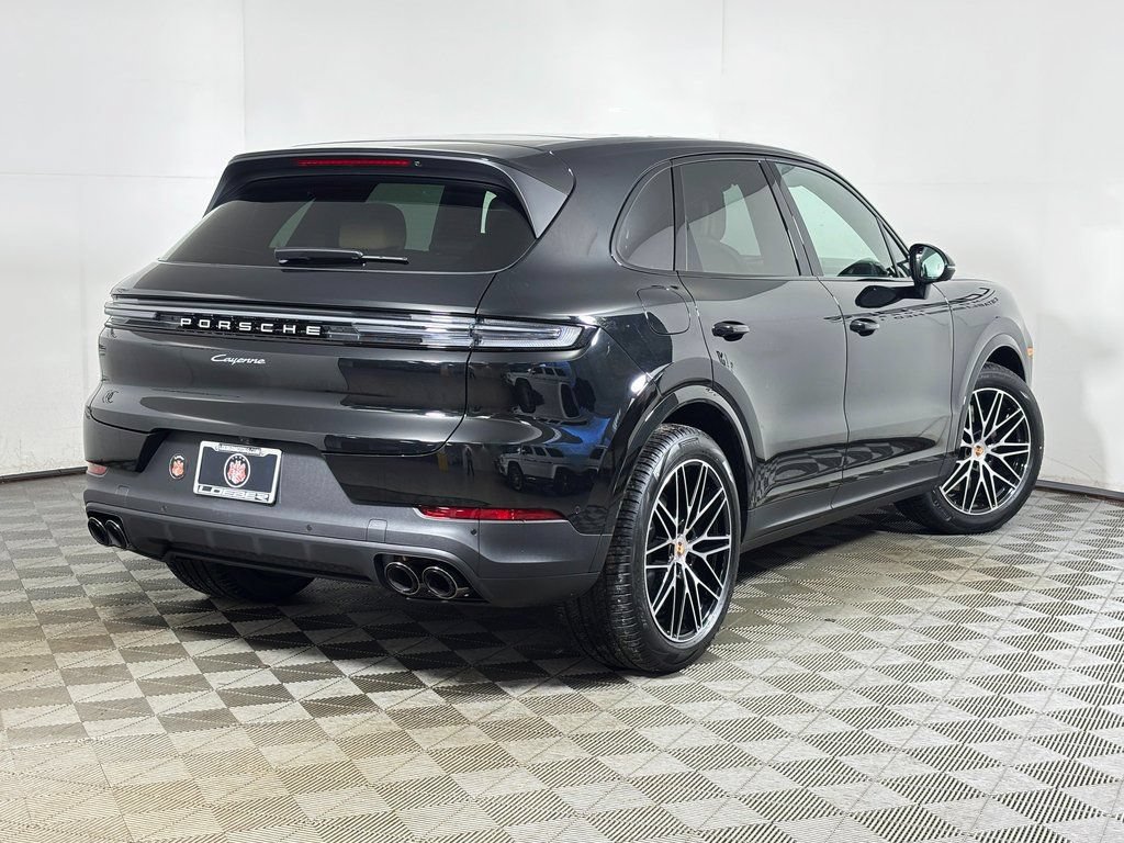 Certified 2026 Porsche Cayenne AWD/4WD image 7