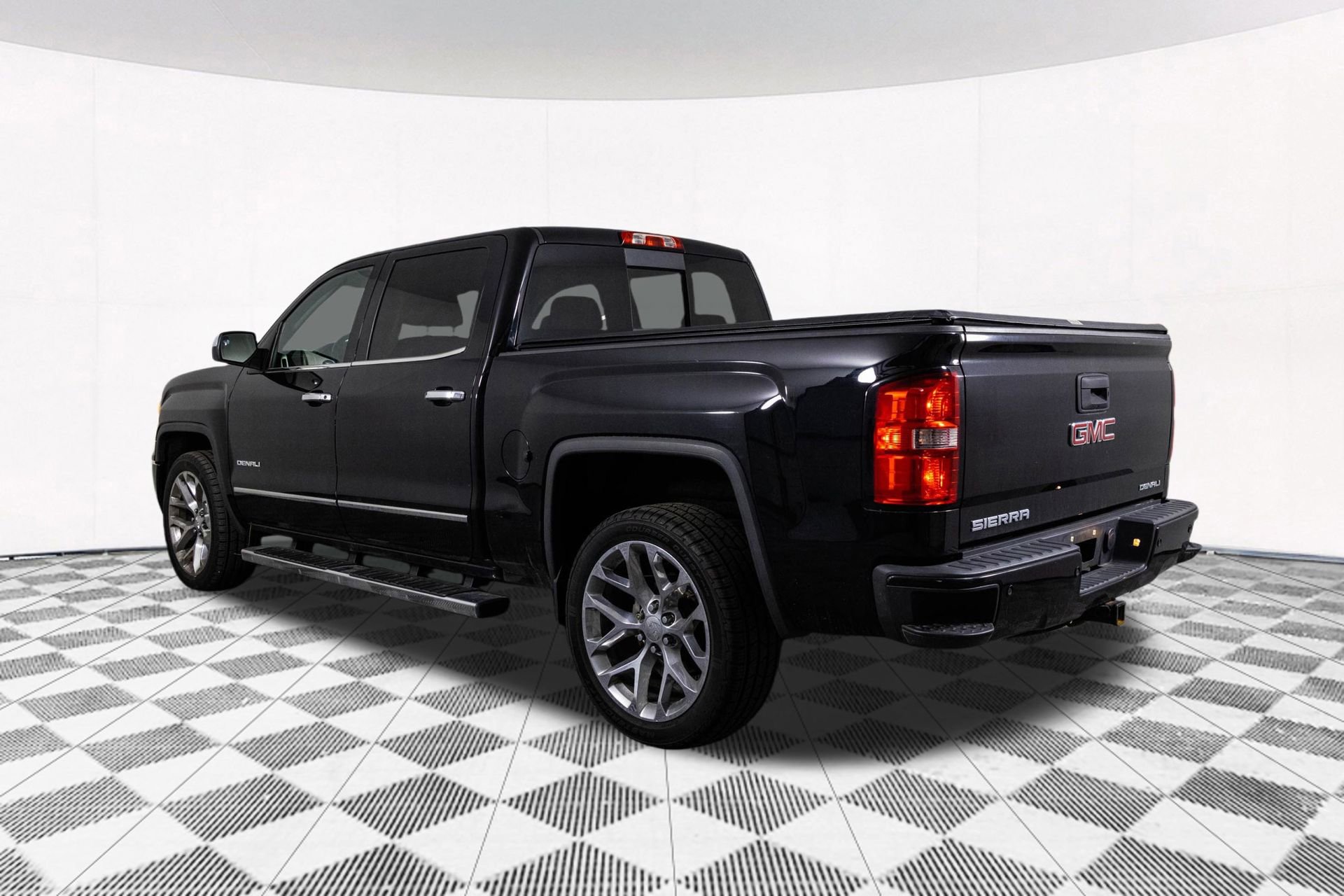 Used 2015 GMC Sierra 1500 Denali w/ Driver Alert Package image 11