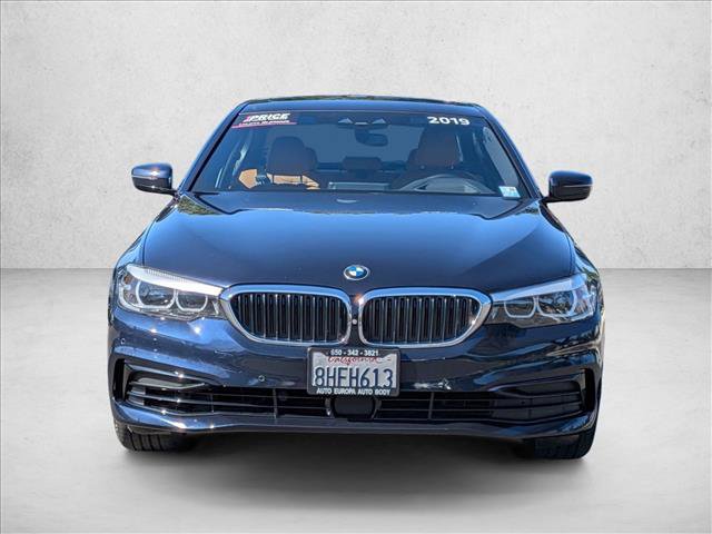 Used 2019 BMW 540i w/ Premium Package image 2