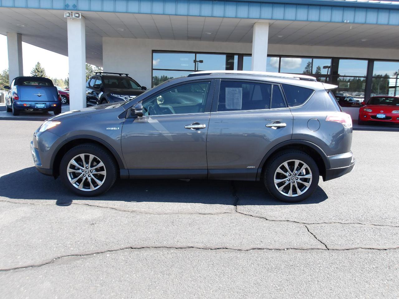 Used 2017 Toyota RAV4 Limited AWD/4WD image 2