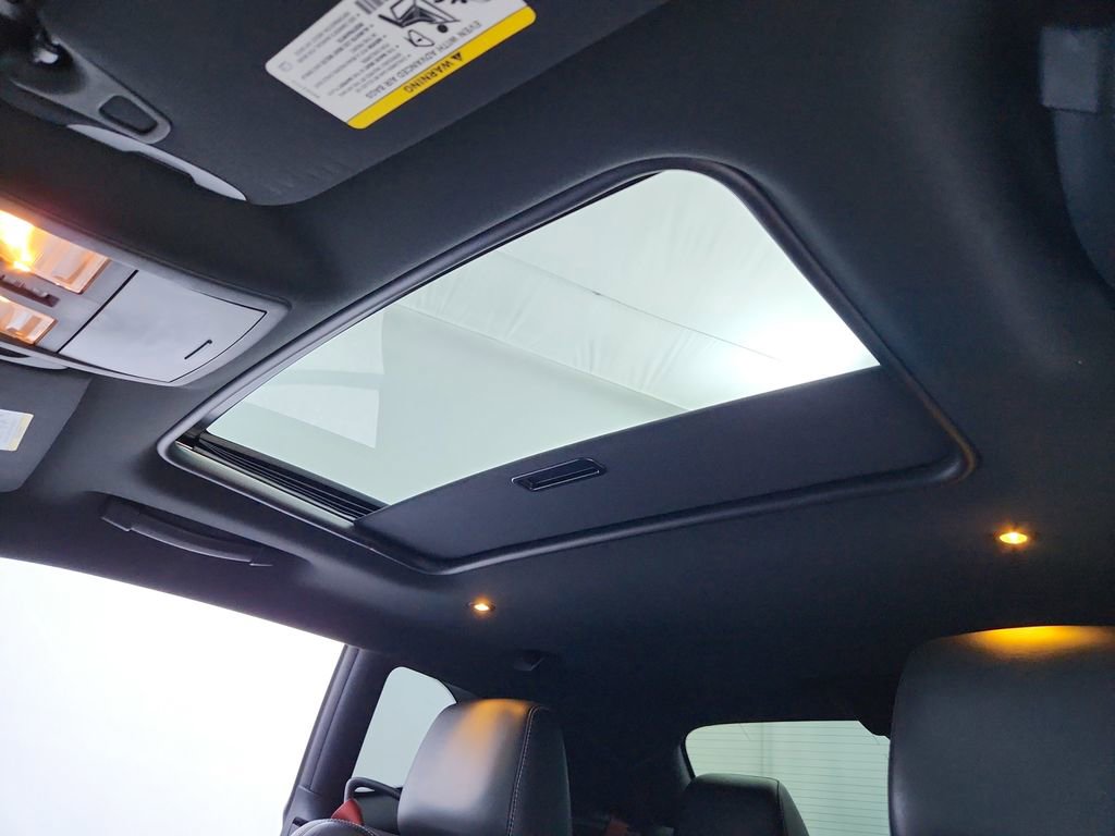 Used 2016 Dodge Challenger SRT Hellcat image 21