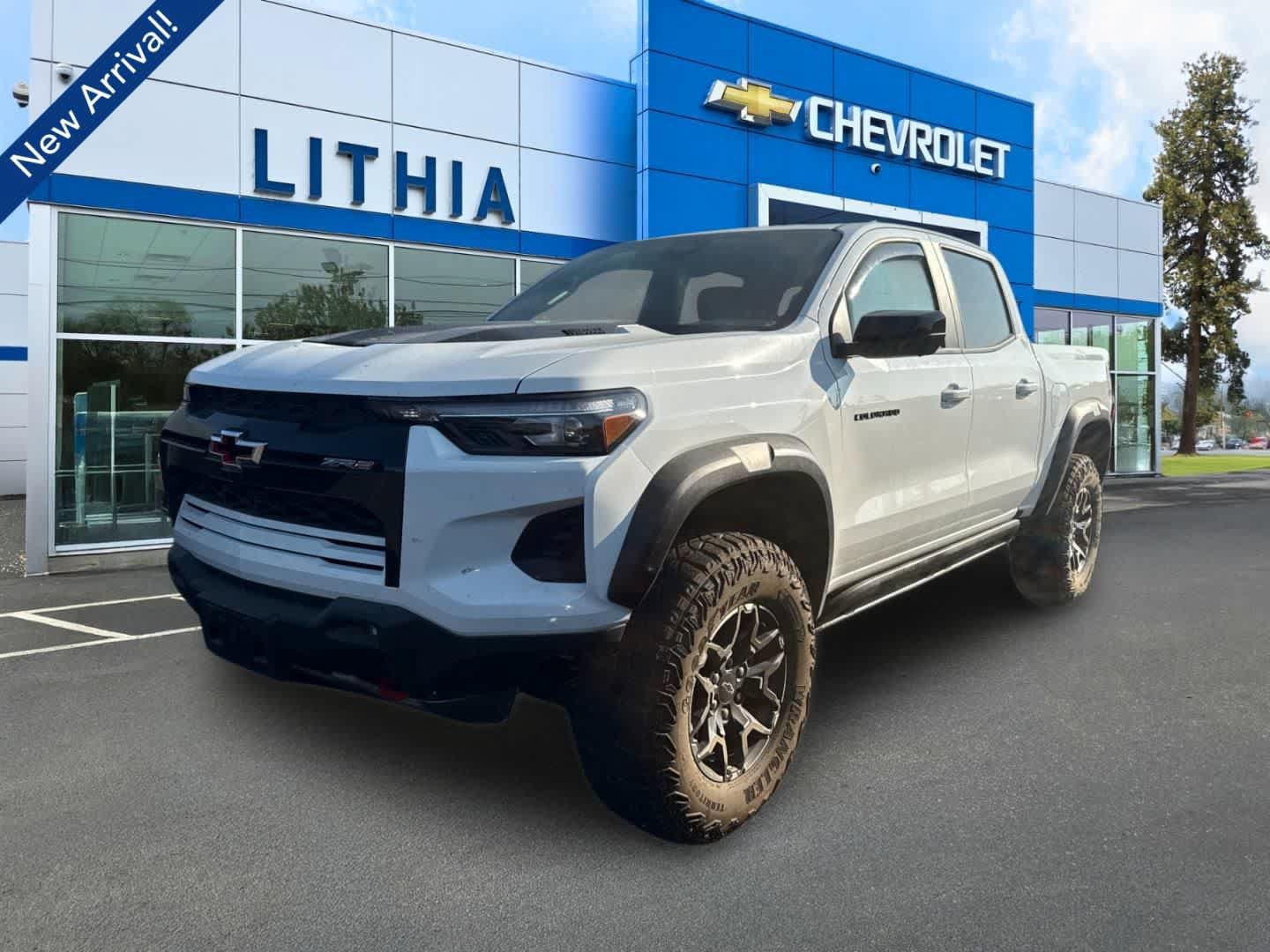 Used 2025 Chevrolet Colorado ZR2 w/ Technology Package AWD/4WD image 1