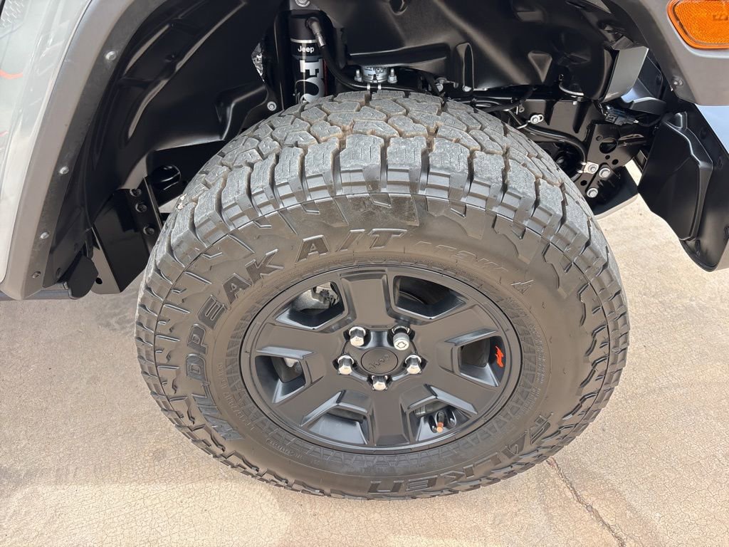 Used 2023 Jeep Gladiator Mojave w/ LED Lighting Group AWD/4WD image 12