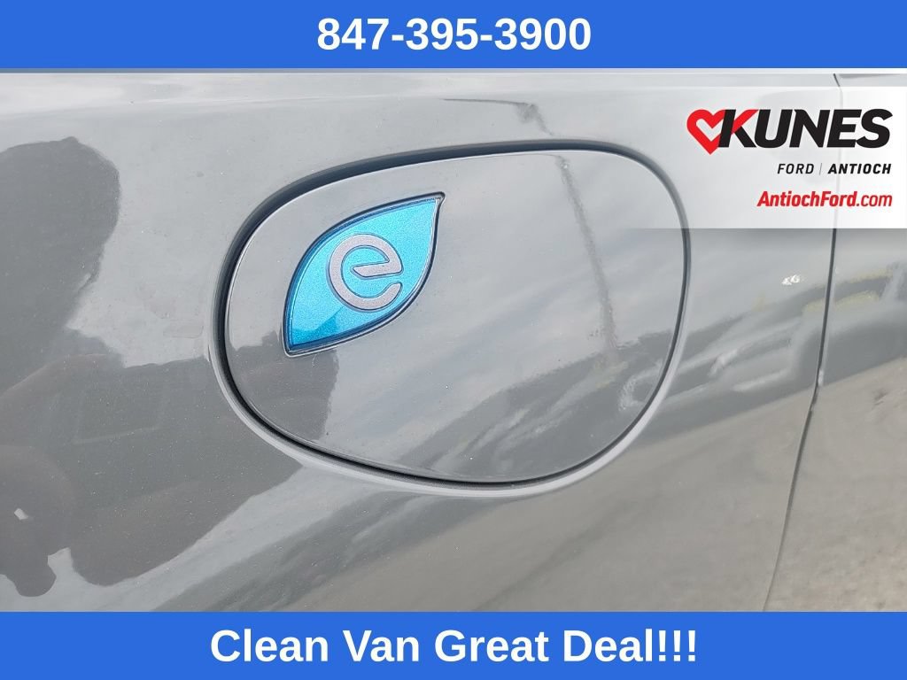 Used 2022 Chrysler Pacifica Touring-L w/ Uconnect Theater Family Group FWD image 6
