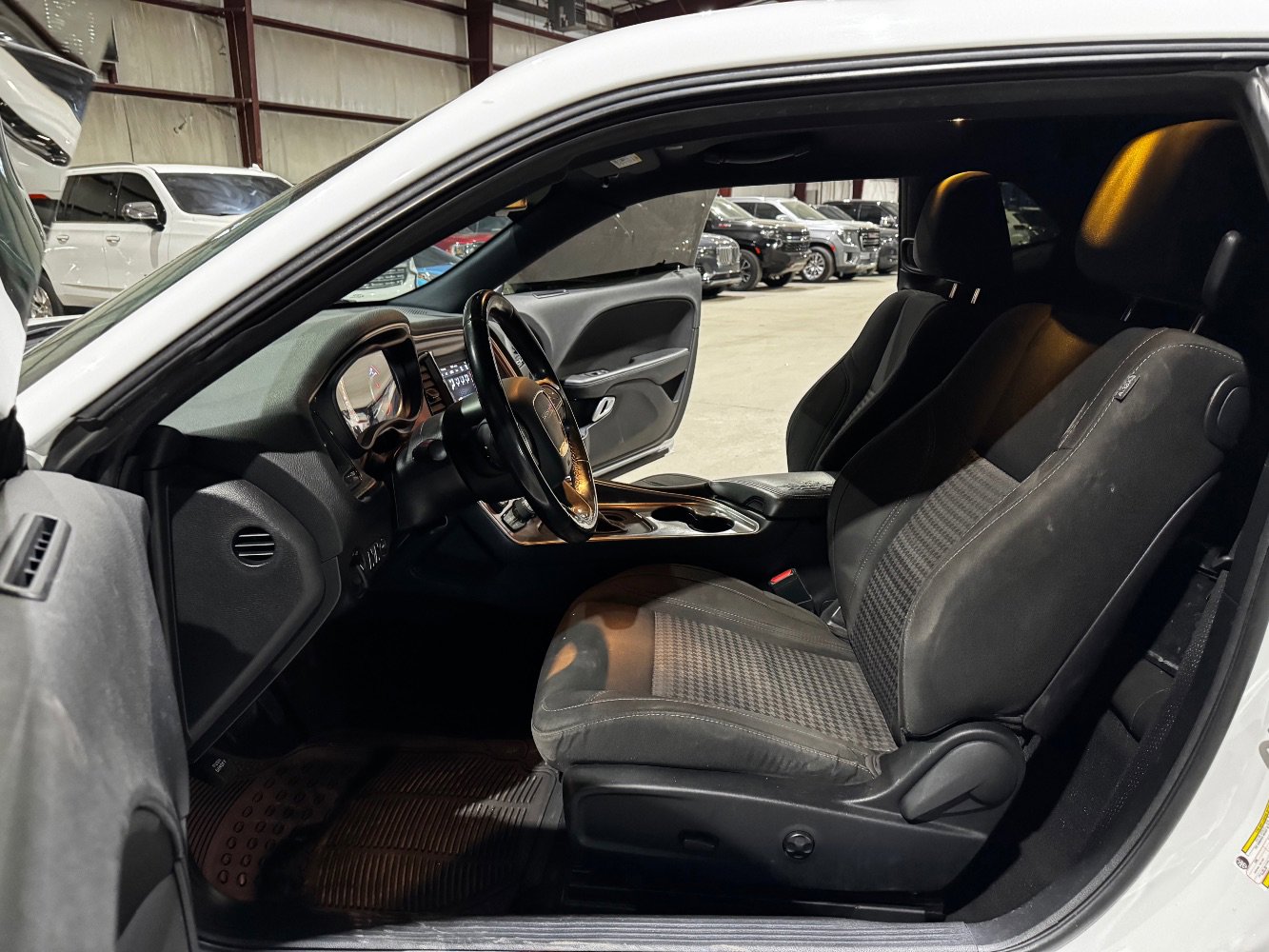 Used 2019 Dodge Challenger SXT RWD image 13