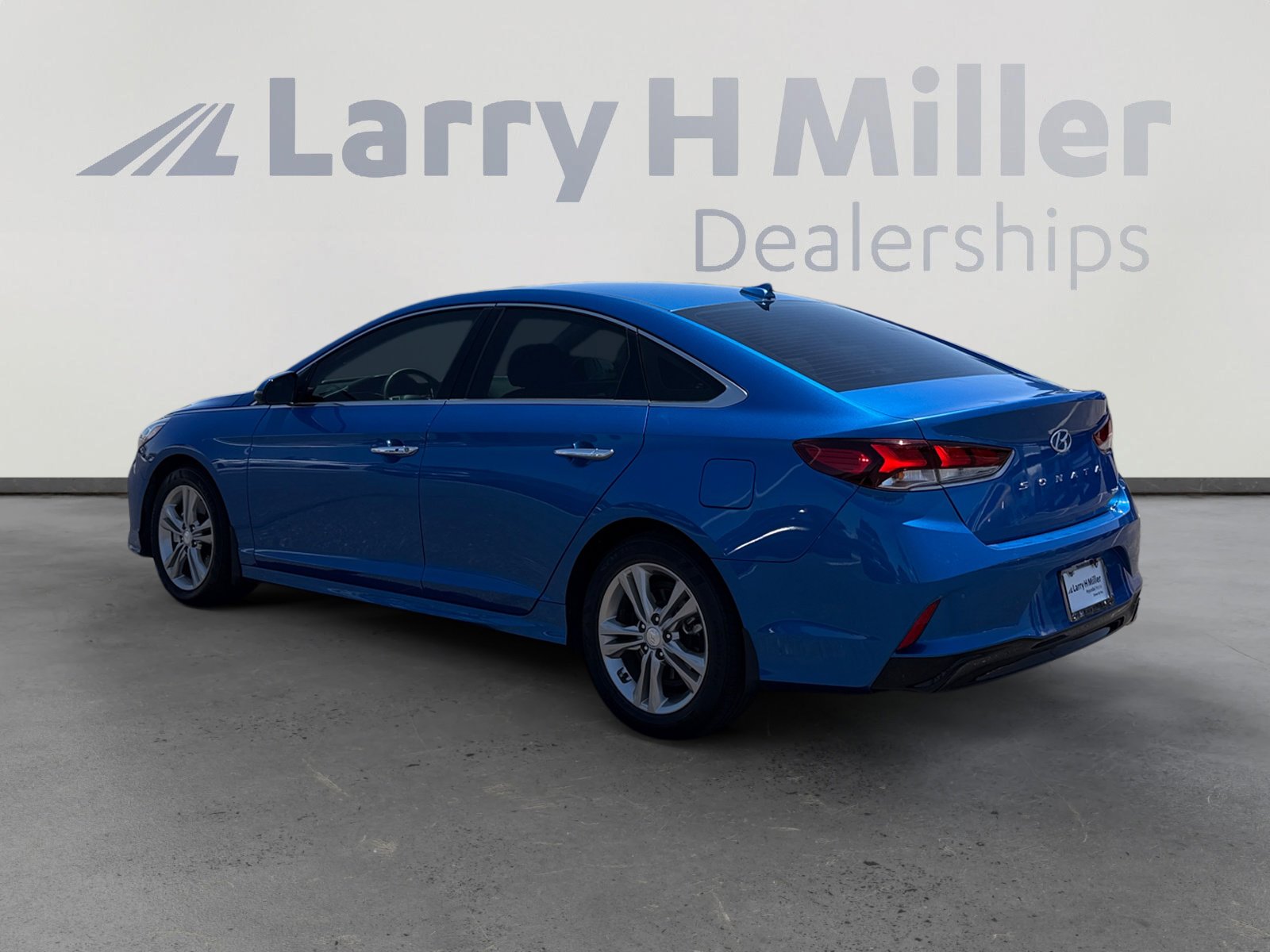 Used 2018 Hyundai Sonata Limited w/ Limited Ultimate Package 03 FWD image 3