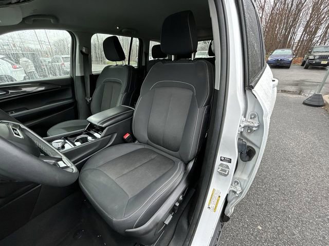 Used 2023 Jeep Grand Cherokee Laredo AWD/4WD image 15