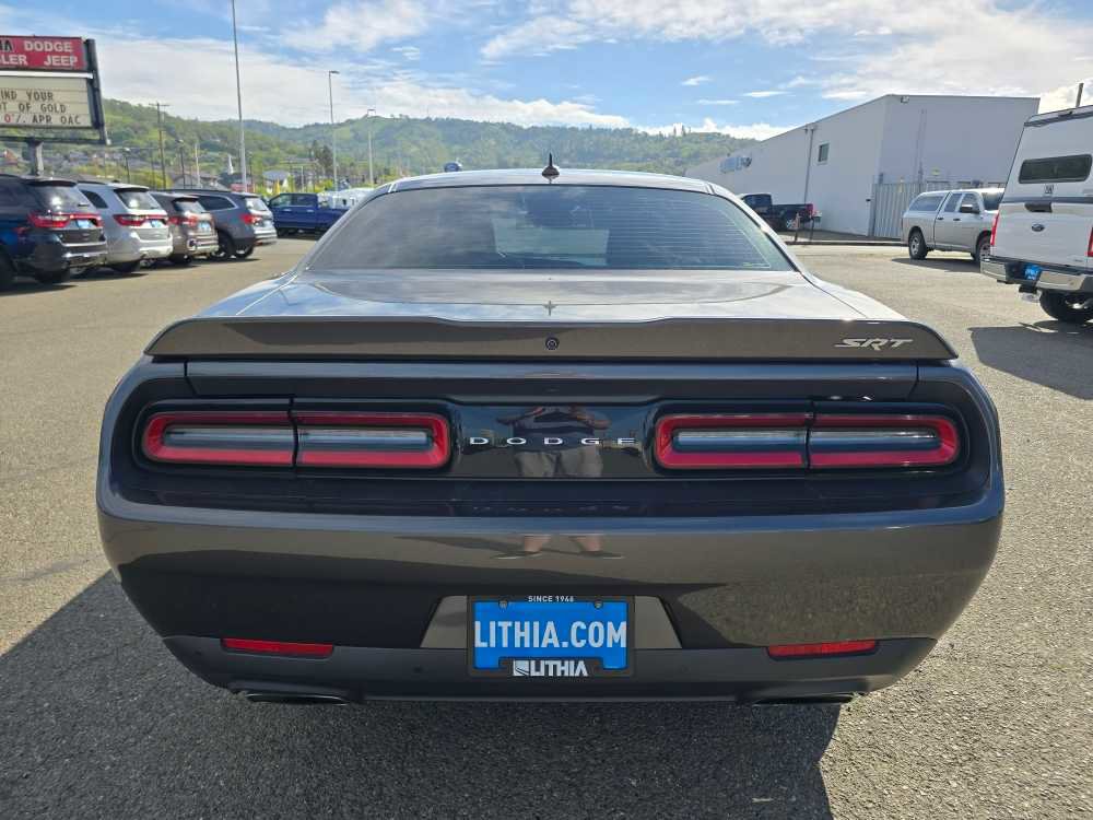 Used 2016 Dodge Challenger SRT w/ Technology Group image 4