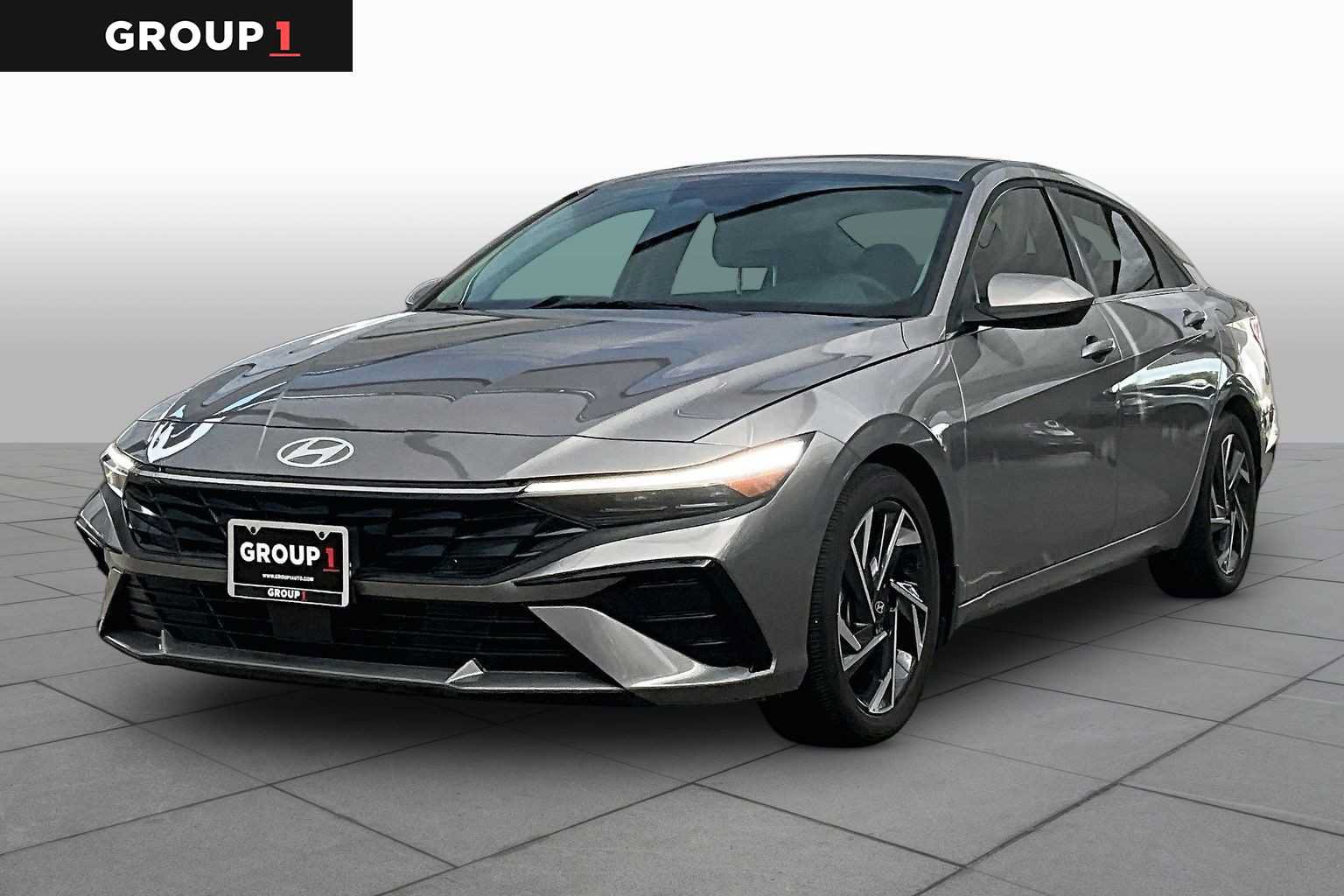 Used 2024 Hyundai Elantra SEL w/ Convenience Package