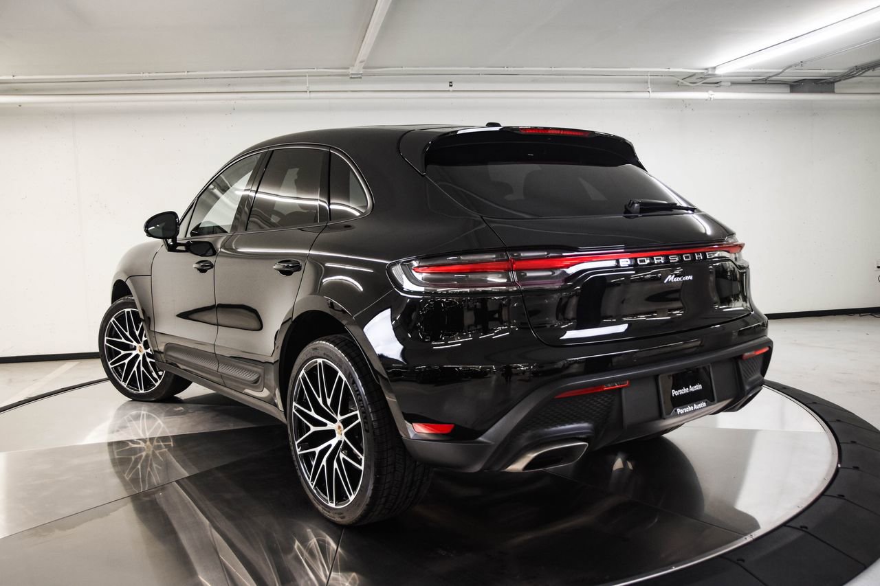 Certified 2026 Porsche Macan image 3