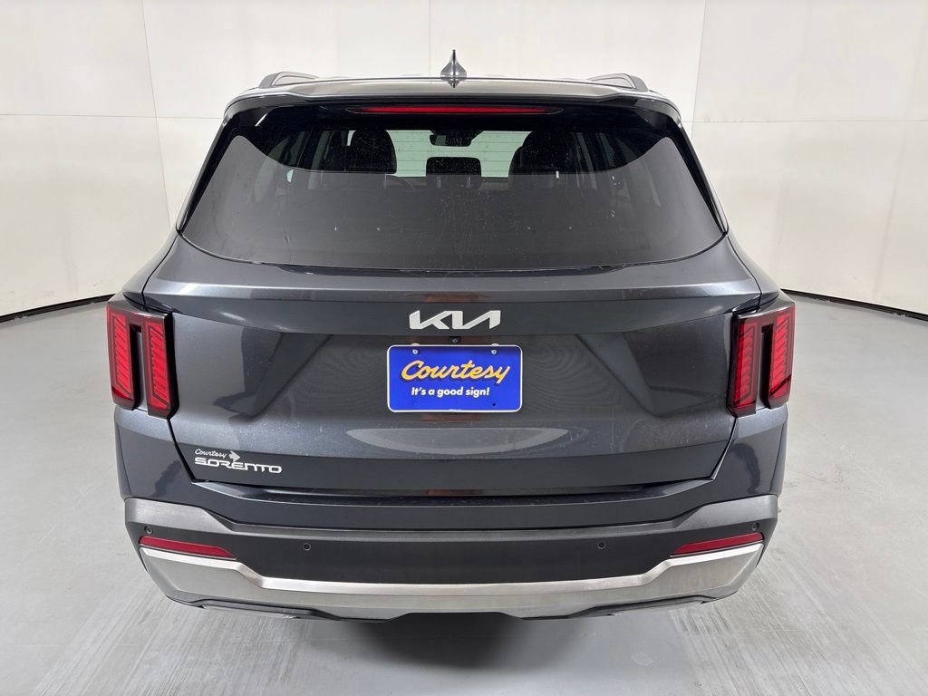 Used 2024 Kia Sorento S FWD image 7