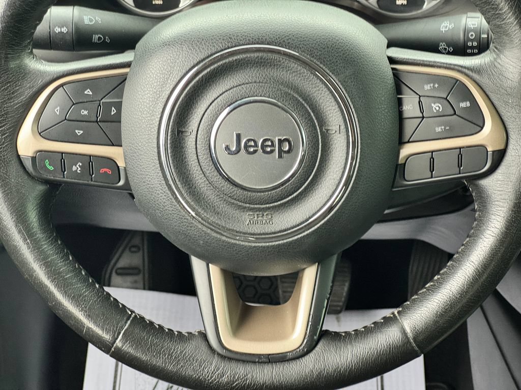 Used 2016 Jeep Renegade Latitude w/ Cold Weather Group FWD image 20