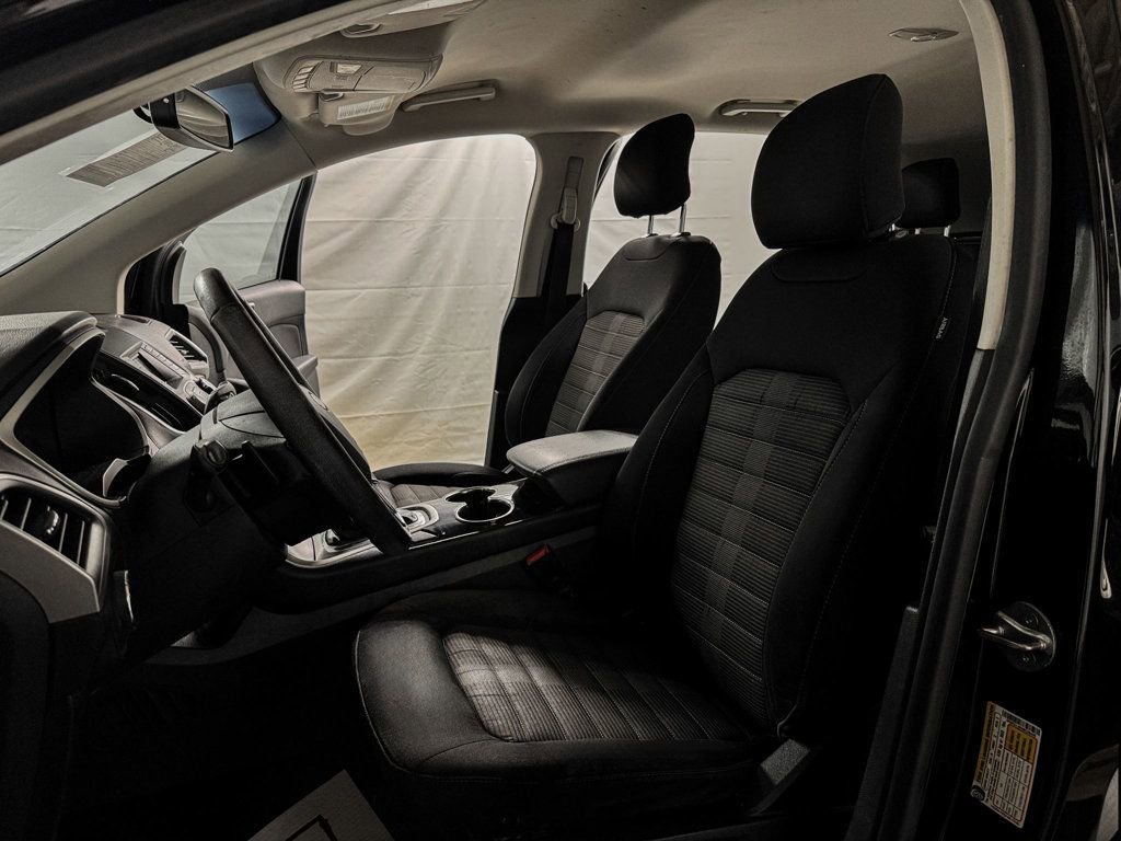 Used 2017 Ford Edge SEL AWD/4WD image 9