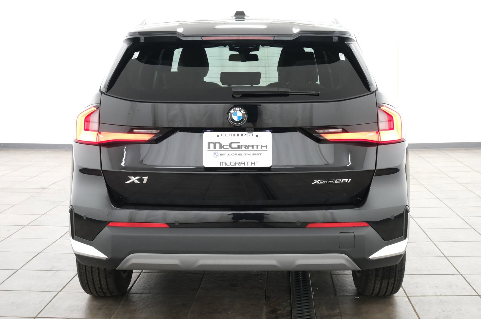 Used 2023 BMW X1 xDrive28i w/ Convenience Package AWD/4WD image 4