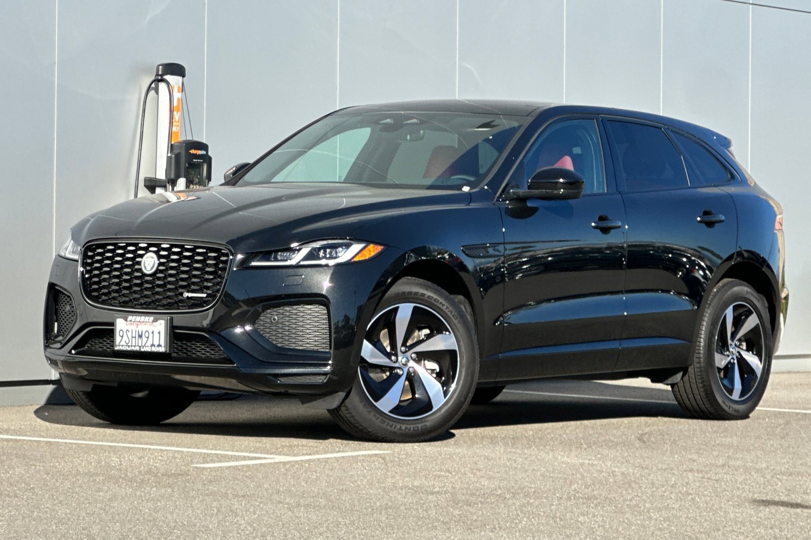 Used 2025 Jaguar F-PACE R-Dynamic S image 1