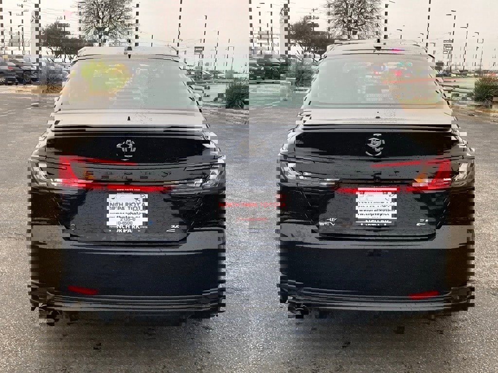 Certified 2025 Toyota Camry SE image 6