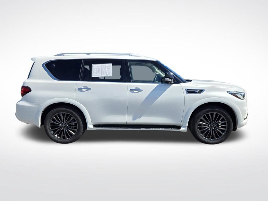 Used 2023 INFINITI QX80 Premium Select w/ All-Season Package AWD/4WD image 2