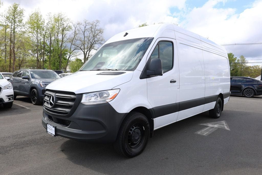 Used 2025 Mercedes-Benz Sprinter 2500 image 1