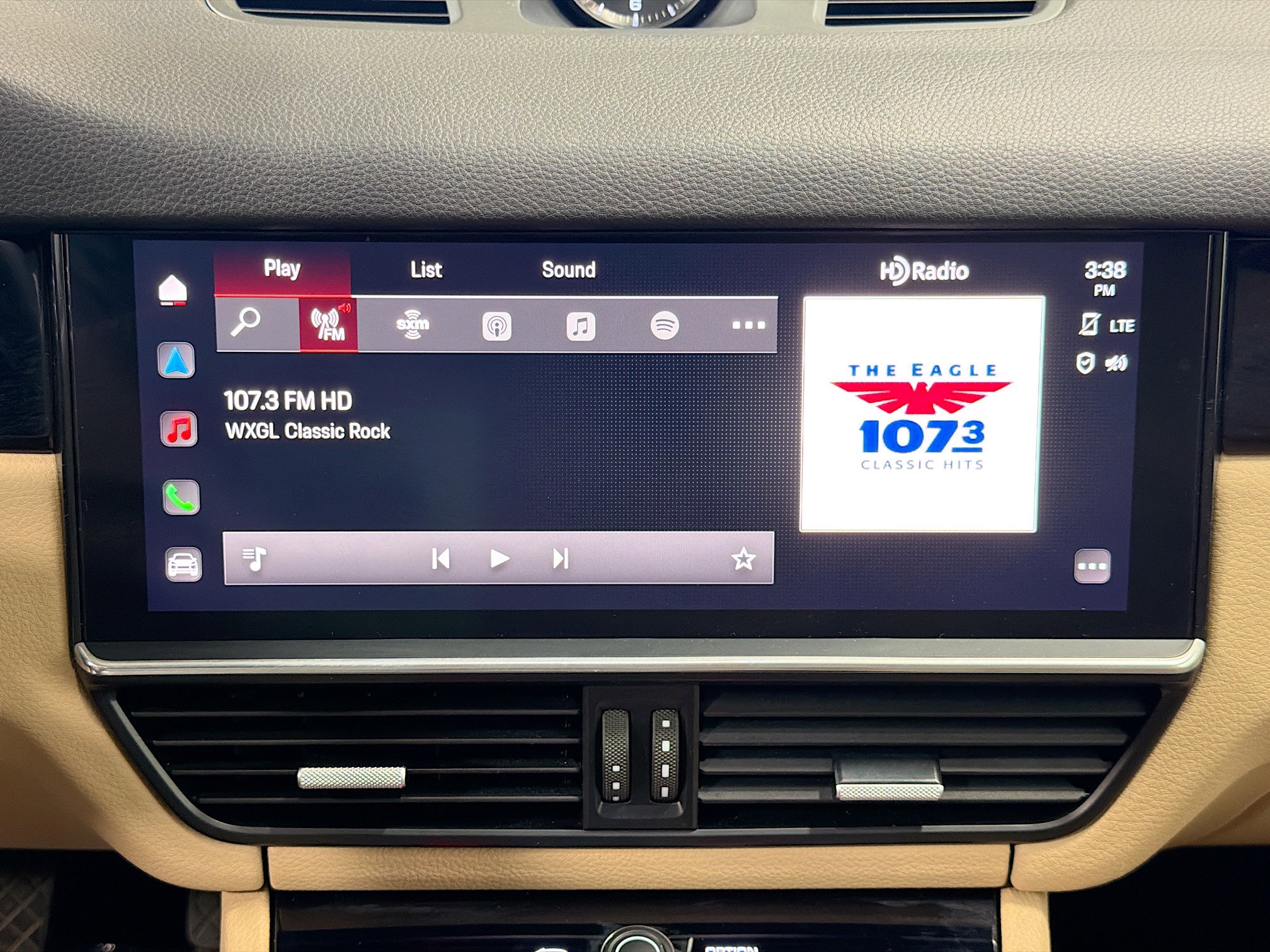 Certified 2023 Porsche Cayenne AWD/4WD image 31