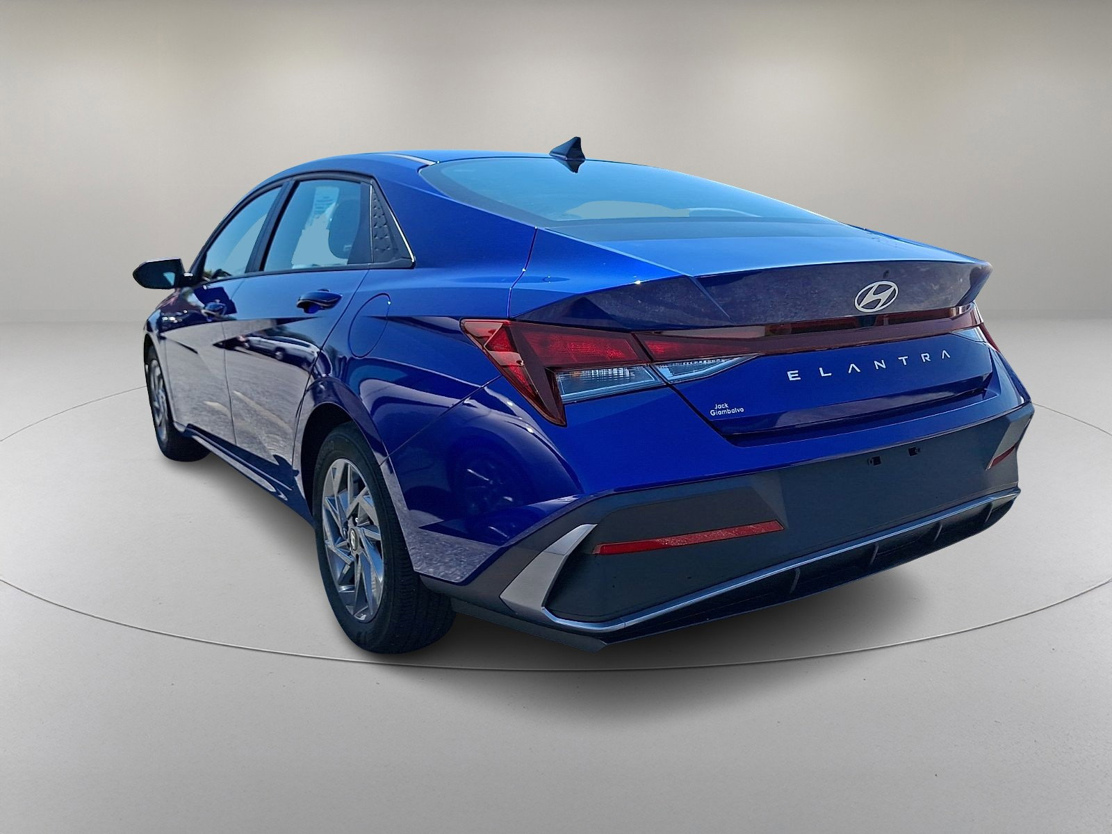 Used 2024 Hyundai Elantra SEL FWD image 6