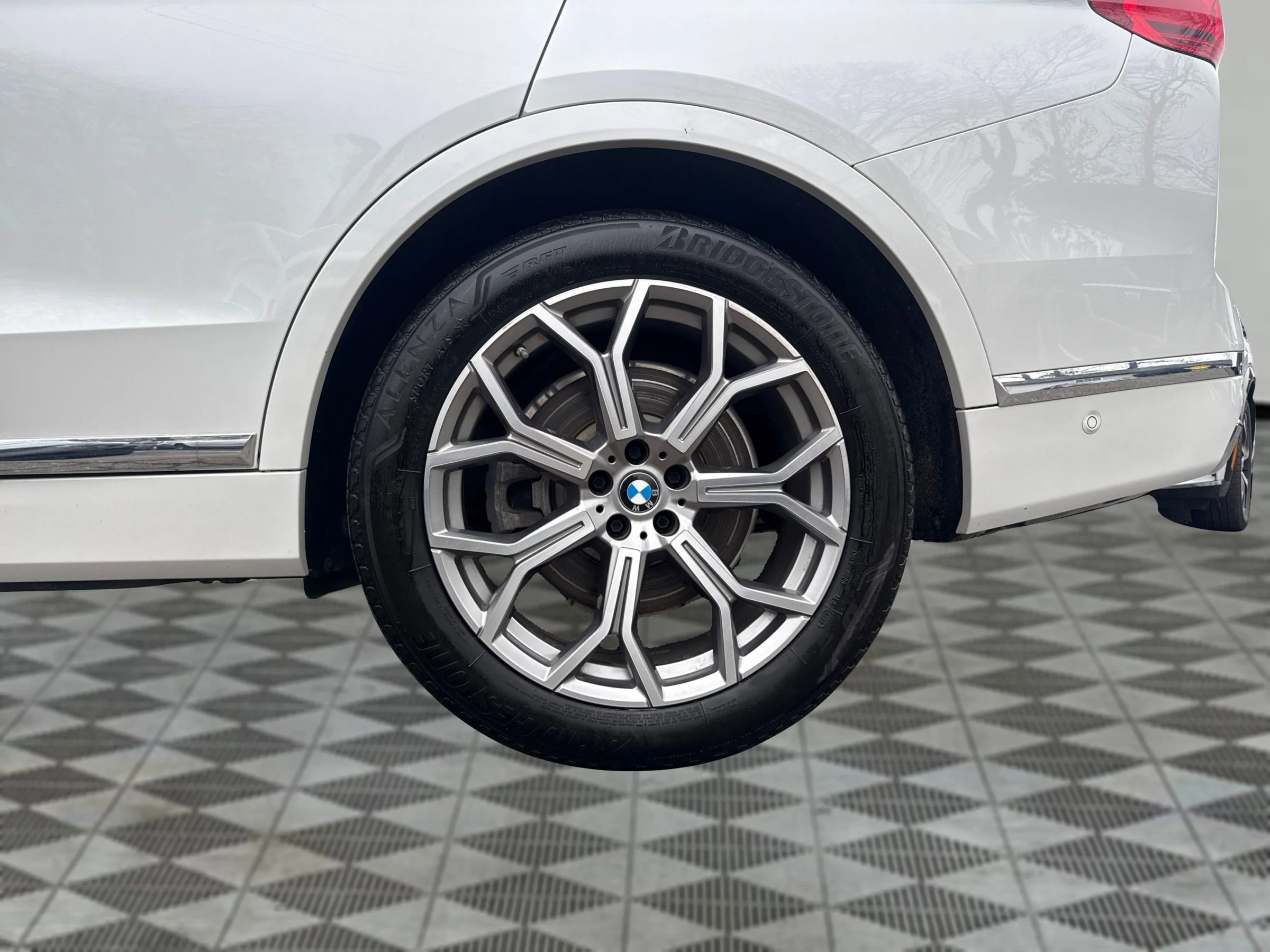 Used 2019 BMW X7 xDrive40i w/ Premium Package image 23