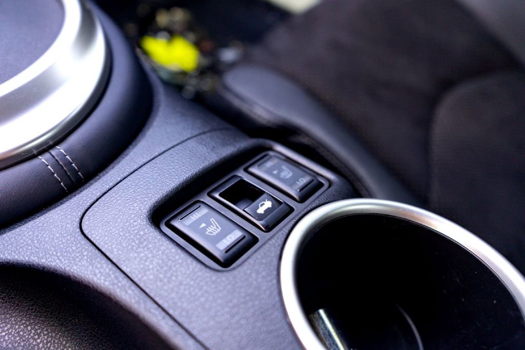 Used 2020 Nissan 370Z Touring Sport RWD image 19
