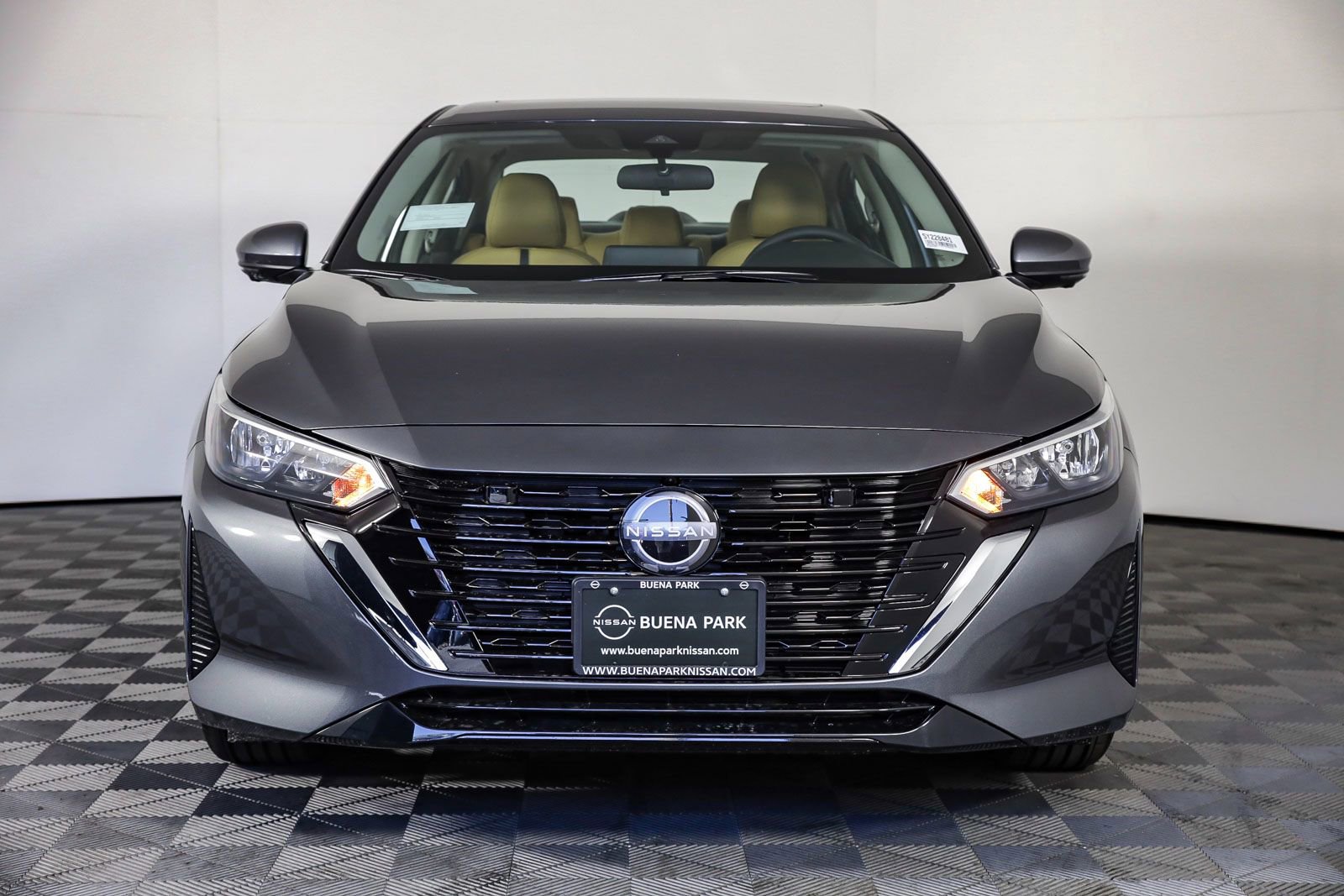 Used 2025 Nissan Sentra SV w/ SV Premium Package image 4