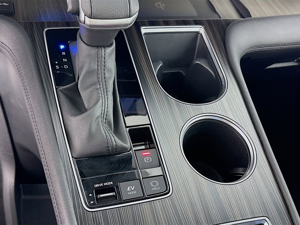 Used 2024 Toyota Sienna Platinum FWD image 22