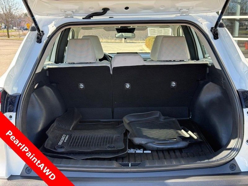 Used 2024 Toyota Corolla Cross L AWD/4WD image 9