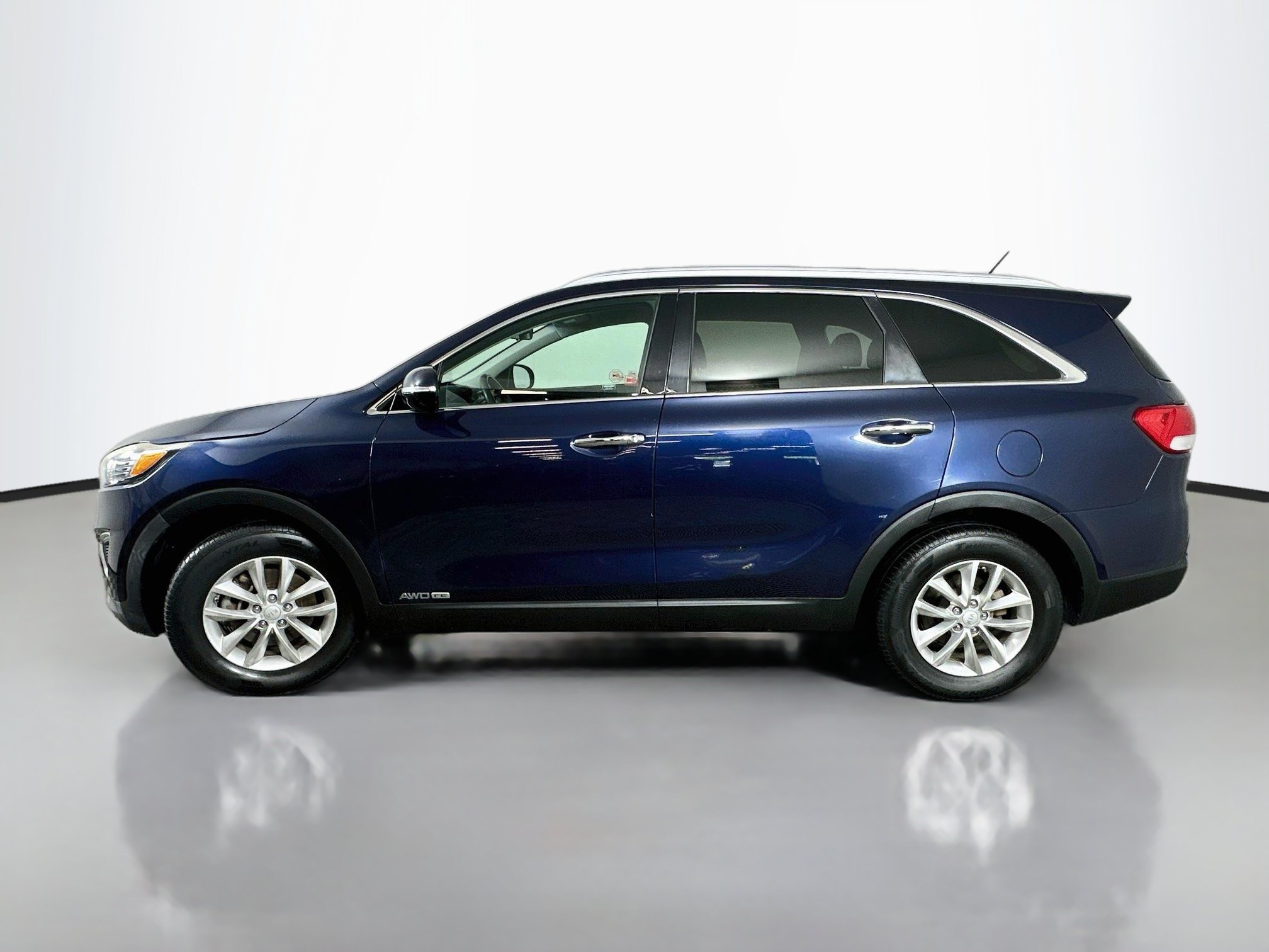 Used 2016 Kia Sorento LX AWD/4WD image 4