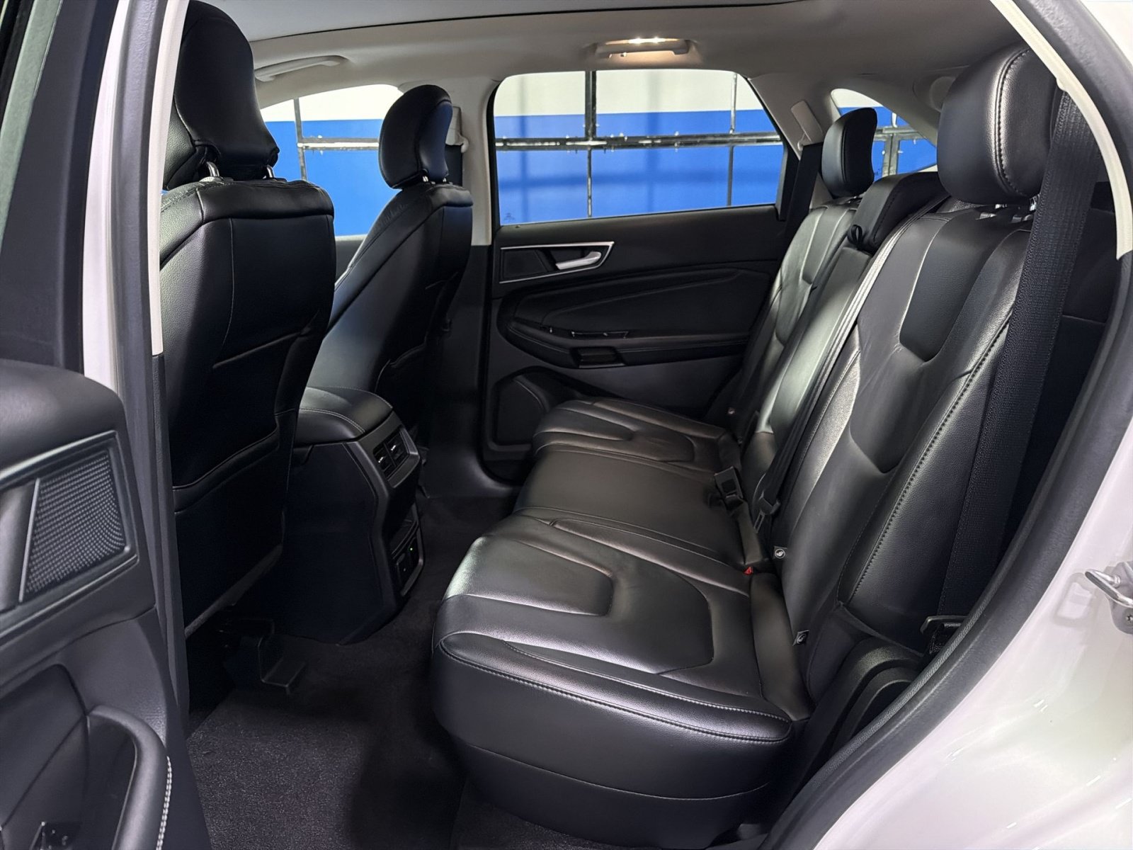 Used 2019 Ford Edge Titanium w/ Class II Trailer Tow Package AWD/4WD image 31