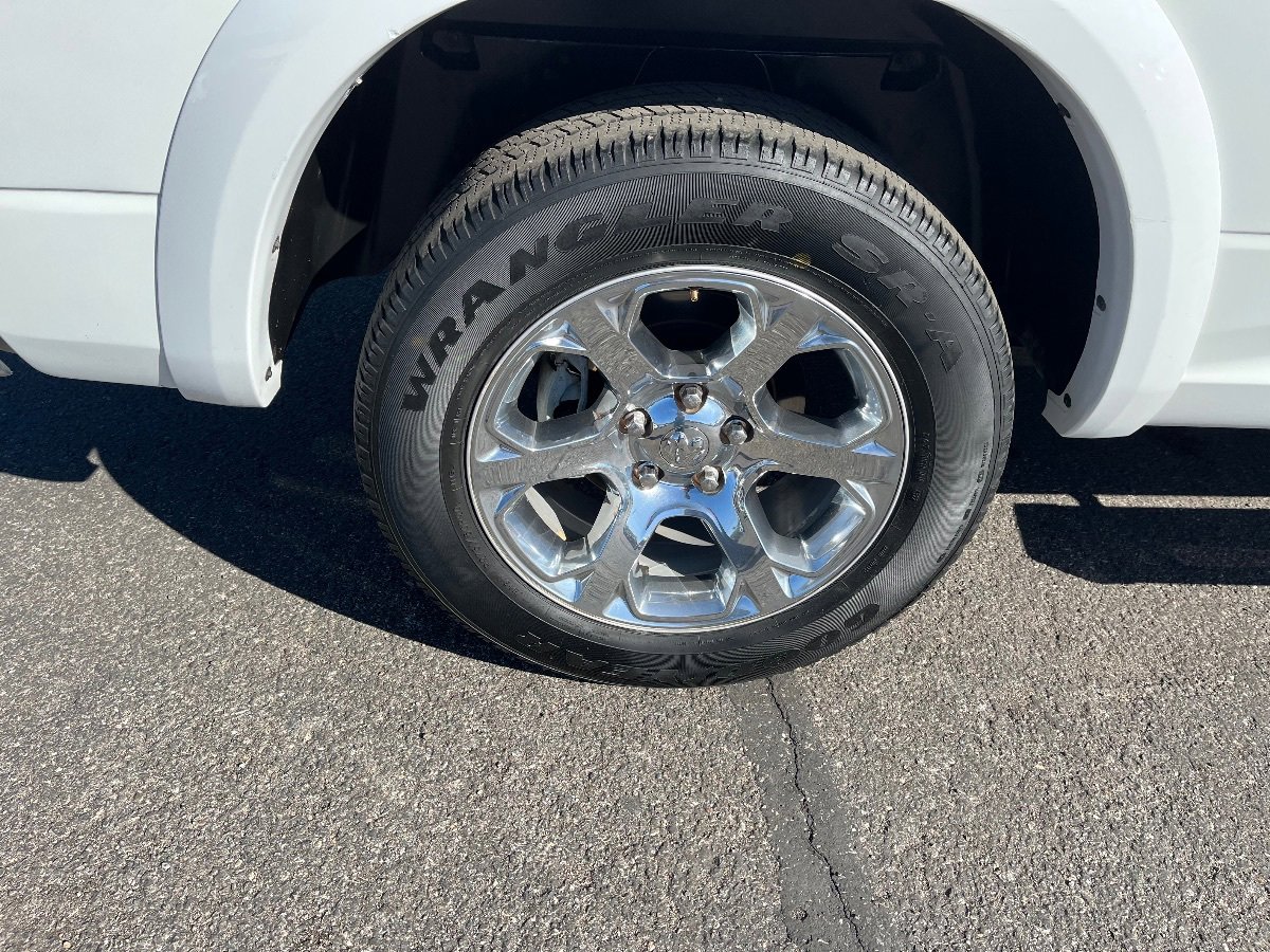 Used 2017 RAM 1500 Laramie RWD image 43
