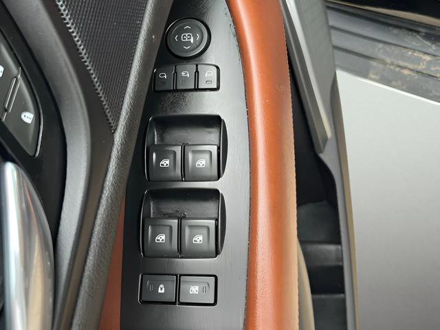 Used 2020 Cadillac Escalade Luxury AWD/4WD image 16