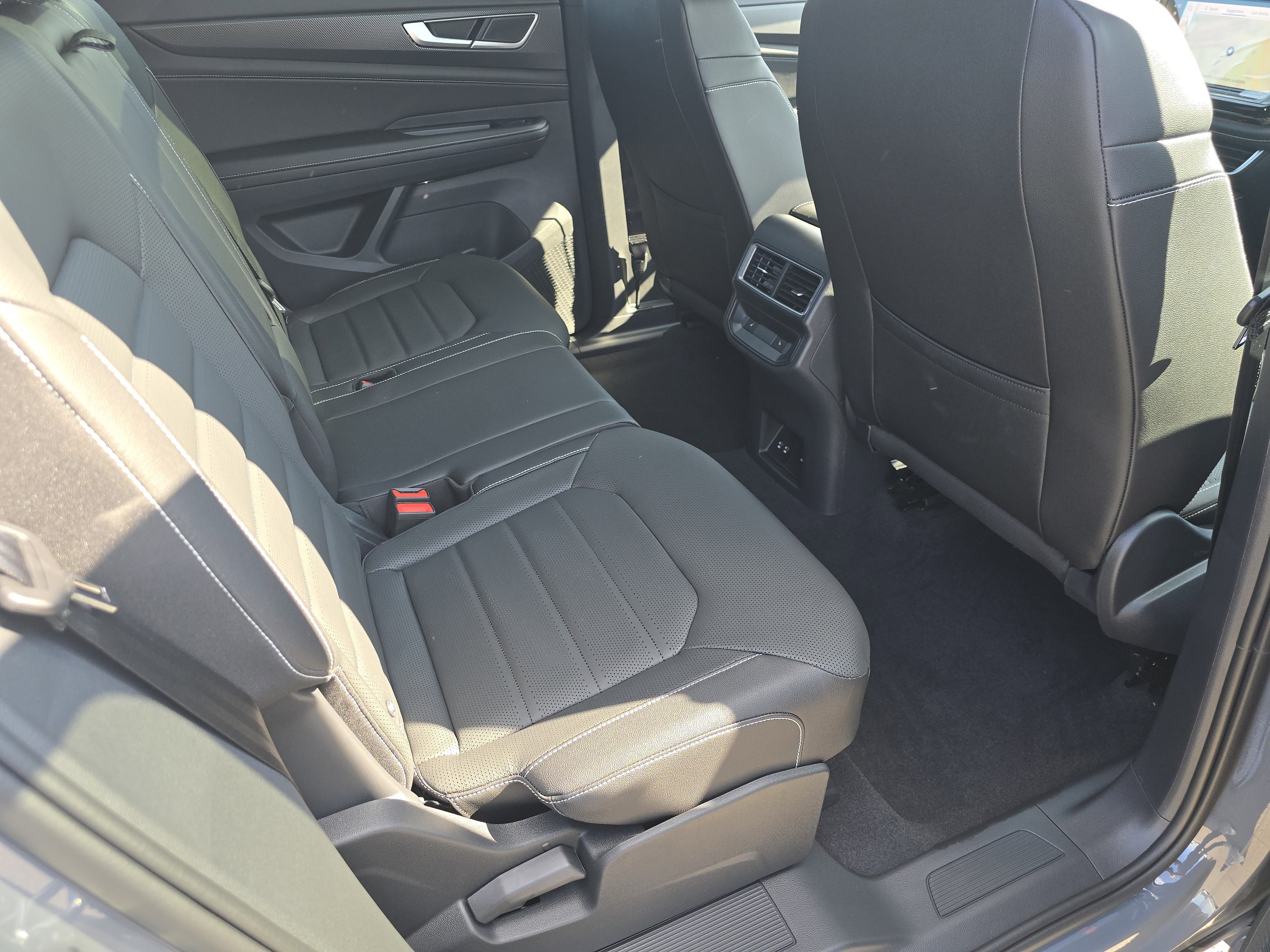 New 2026 Volkswagen Atlas Cross Sport SEL R-Line image 19