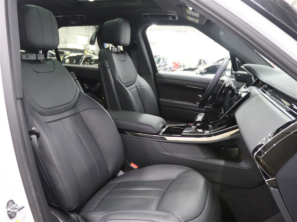 Used 2024 Land Rover Range Rover Sport SE image 20