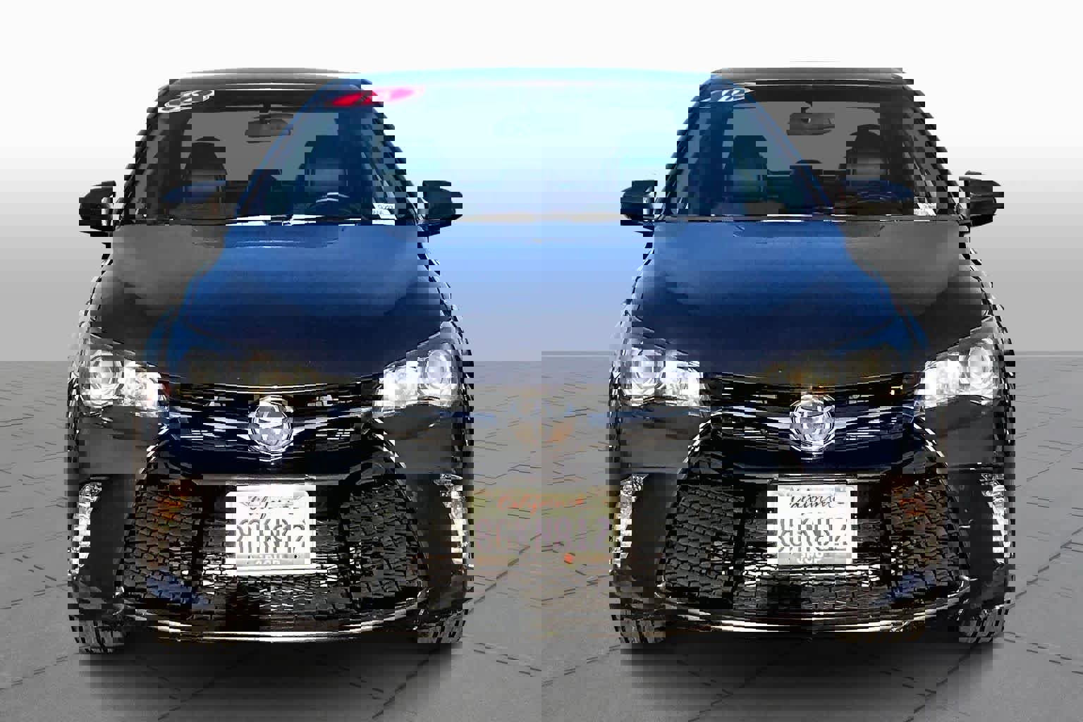 Used 2016 Toyota Camry SE image 4