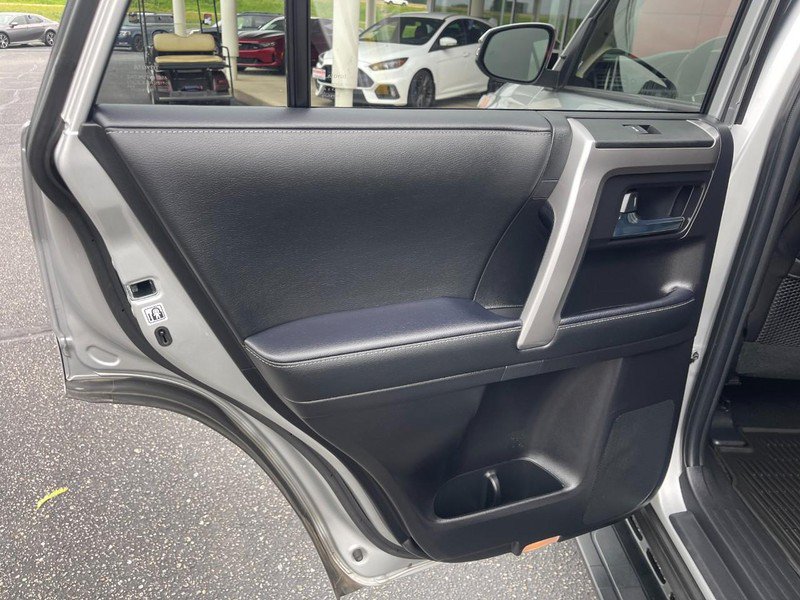 Used 2023 Toyota 4Runner SR5 Premium w/ Moonroof Package AWD/4WD image 17