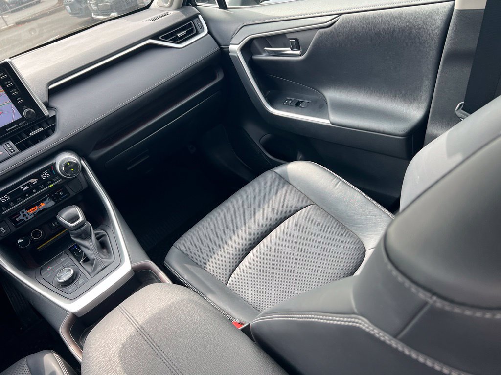 Used 2019 Toyota RAV4 Limited w/ Advanced Technology Package AWD/4WD image 13