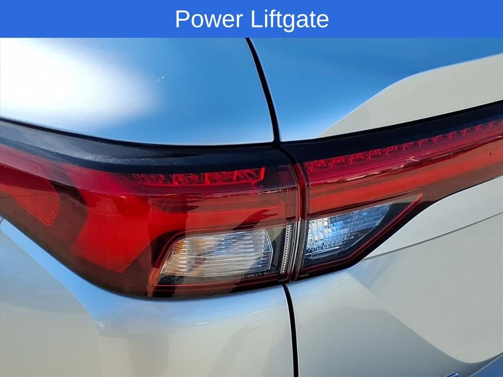 Used 2023 Mitsubishi Outlander 4WD Plug-In Hybrid image 12