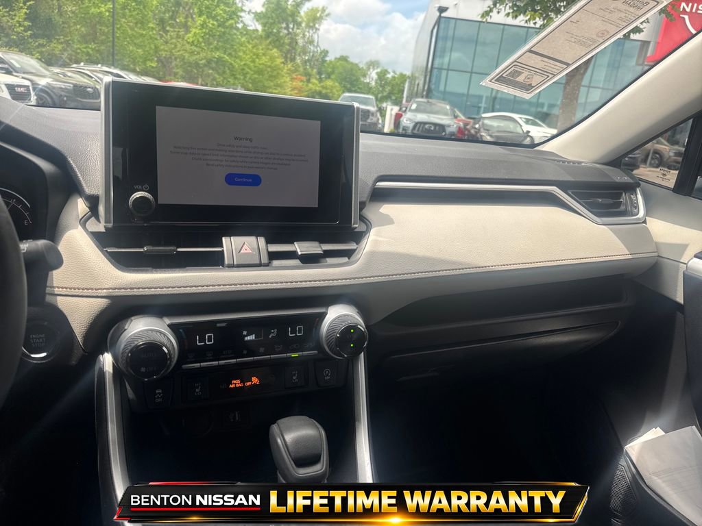 Used 2025 Toyota RAV4 XLE w/ Convenience Package image 16