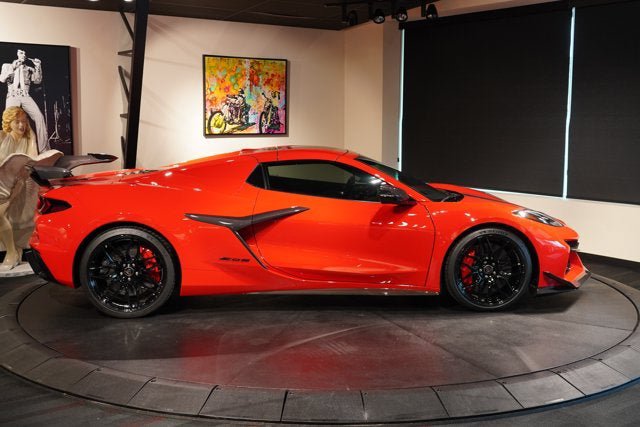 Used 2024 Chevrolet Corvette Z06 w/ Z07 Performance Package RWD image 13