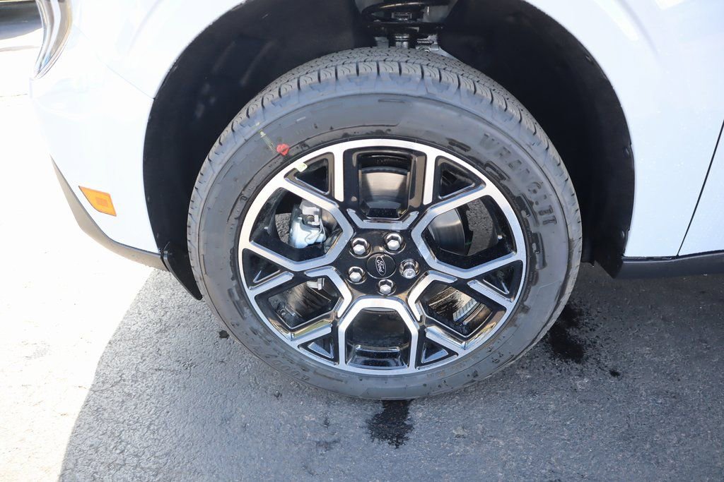 New 2026 Ford Maverick Lariat image 18