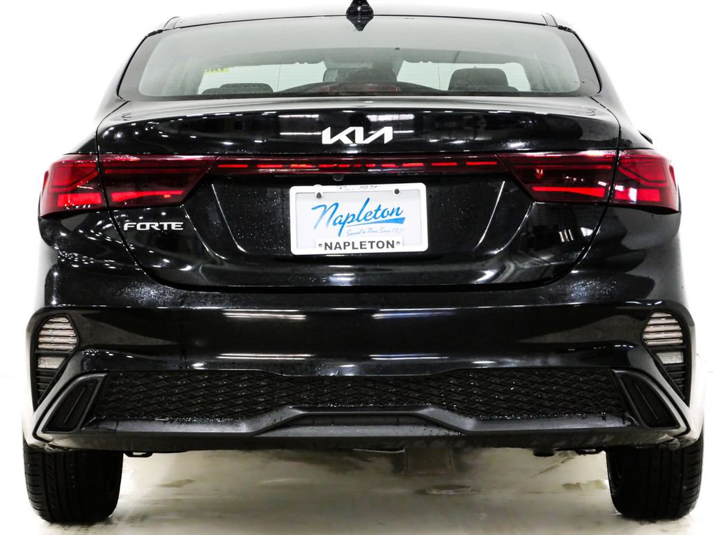 Used 2023 Kia Forte LXS image 7