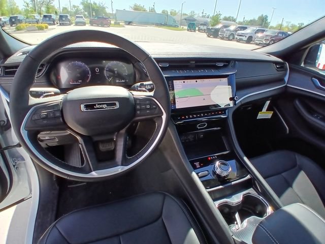 New 2026 Jeep Grand Cherokee L Limited w/ Luxury Tech Group II AWD/4WD image 13