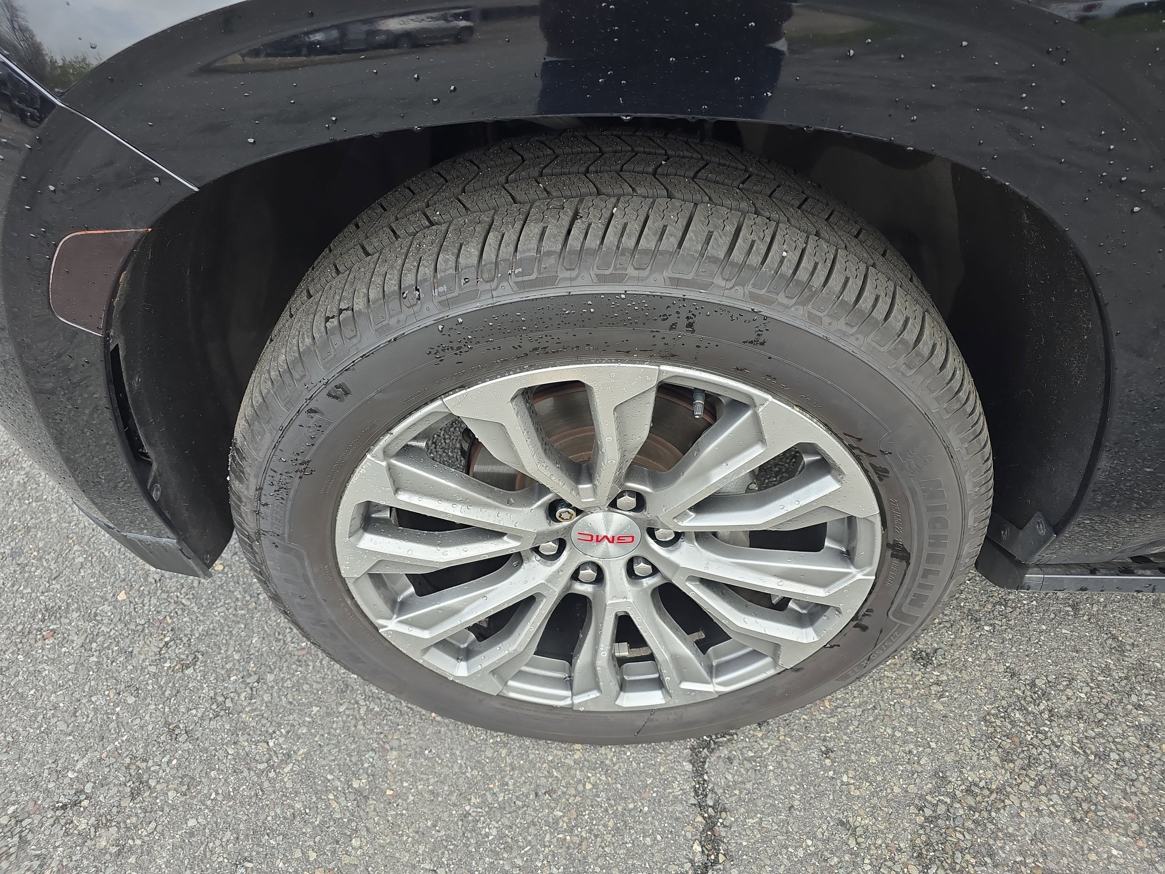 Used 2021 GMC Yukon Denali w/ Denali Premium Package AWD/4WD image 11