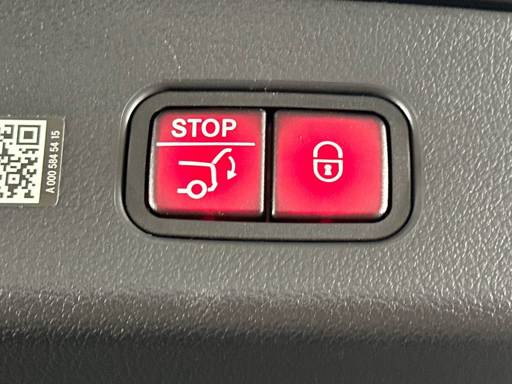 Certified 2026 Mercedes-Benz GLC 300 image 21