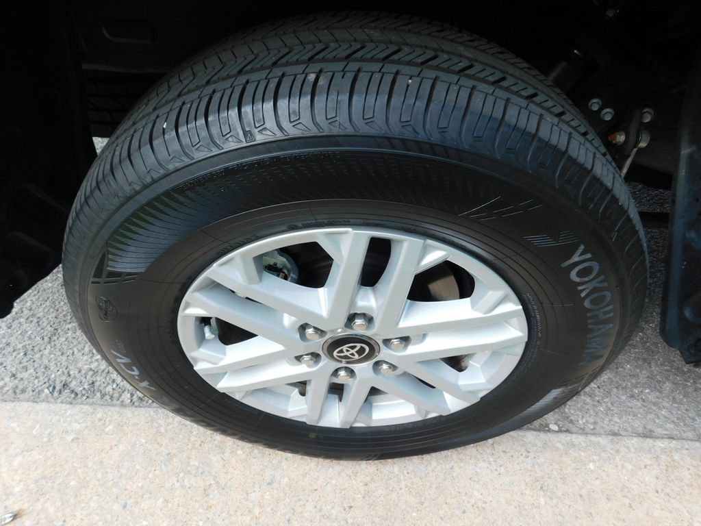 Used 2026 Toyota Tundra SR5 w/ SR5 Premium Package AWD/4WD image 7