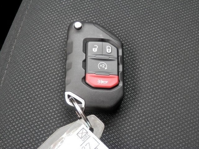 Used 2023 Jeep Gladiator Sport AWD/4WD image 26