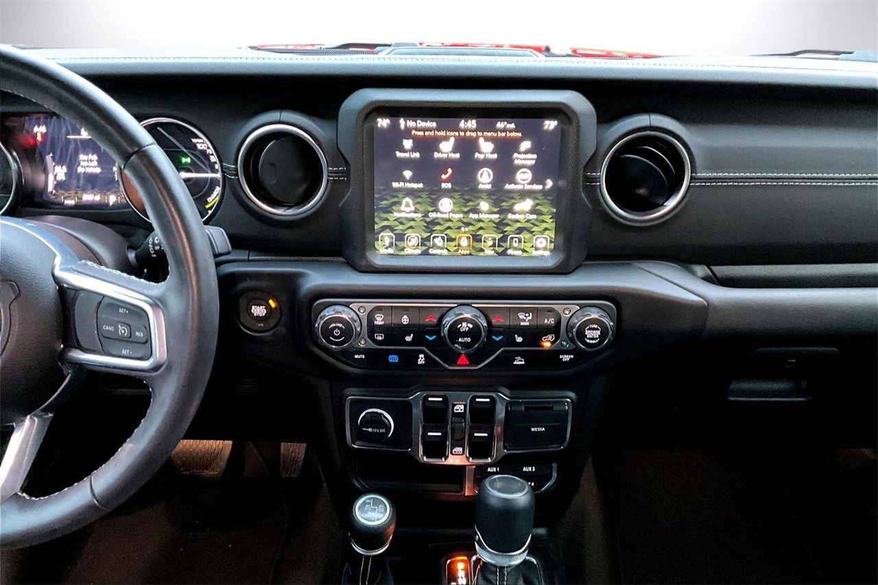 Used 2023 Jeep Wrangler Unlimited Sahara w/ Cold Weather Group image 11